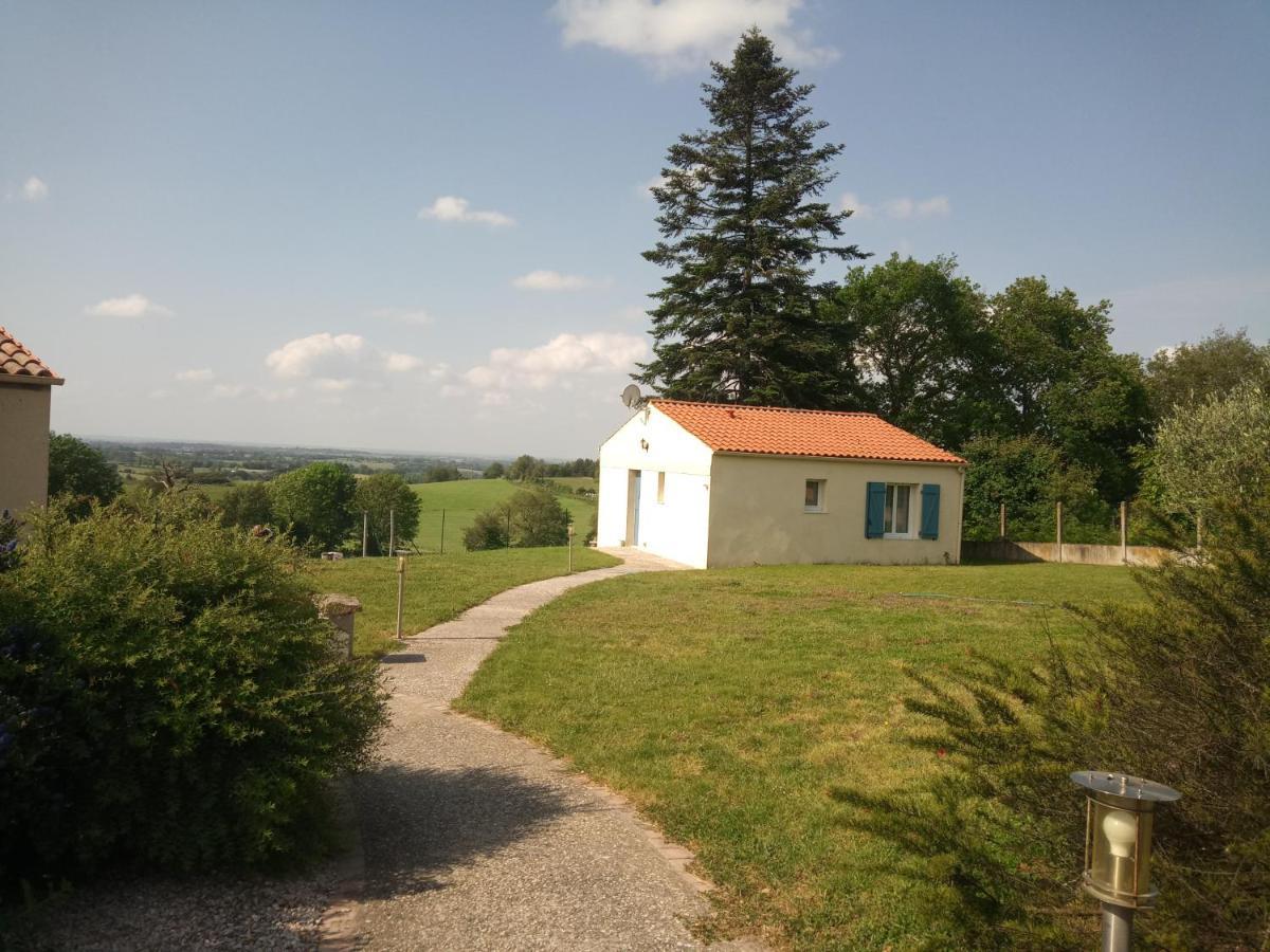 M. Clemenceau - Les Maisonnettes De La Maneliére La Flocellière Extérieur photo
